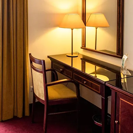 Gale Hotel 4*